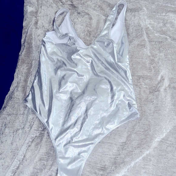 Sexy Silver Glitter Swimsuit NWT - Picture 5 of 6